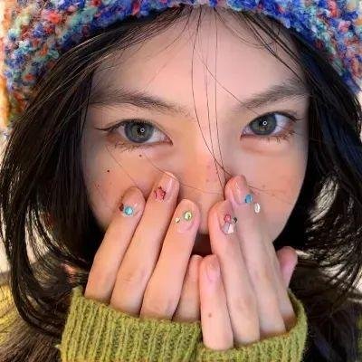 百媚千娇